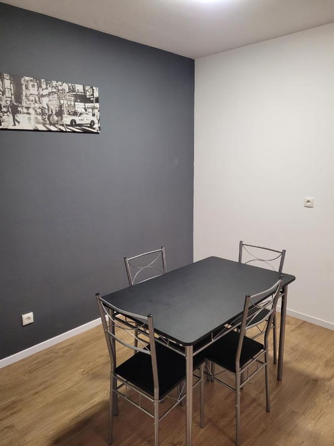 Schoene, Gemuetliche Moeblierte 2 Zi Wohnung In Rgb Regensburg Buitenkant foto
